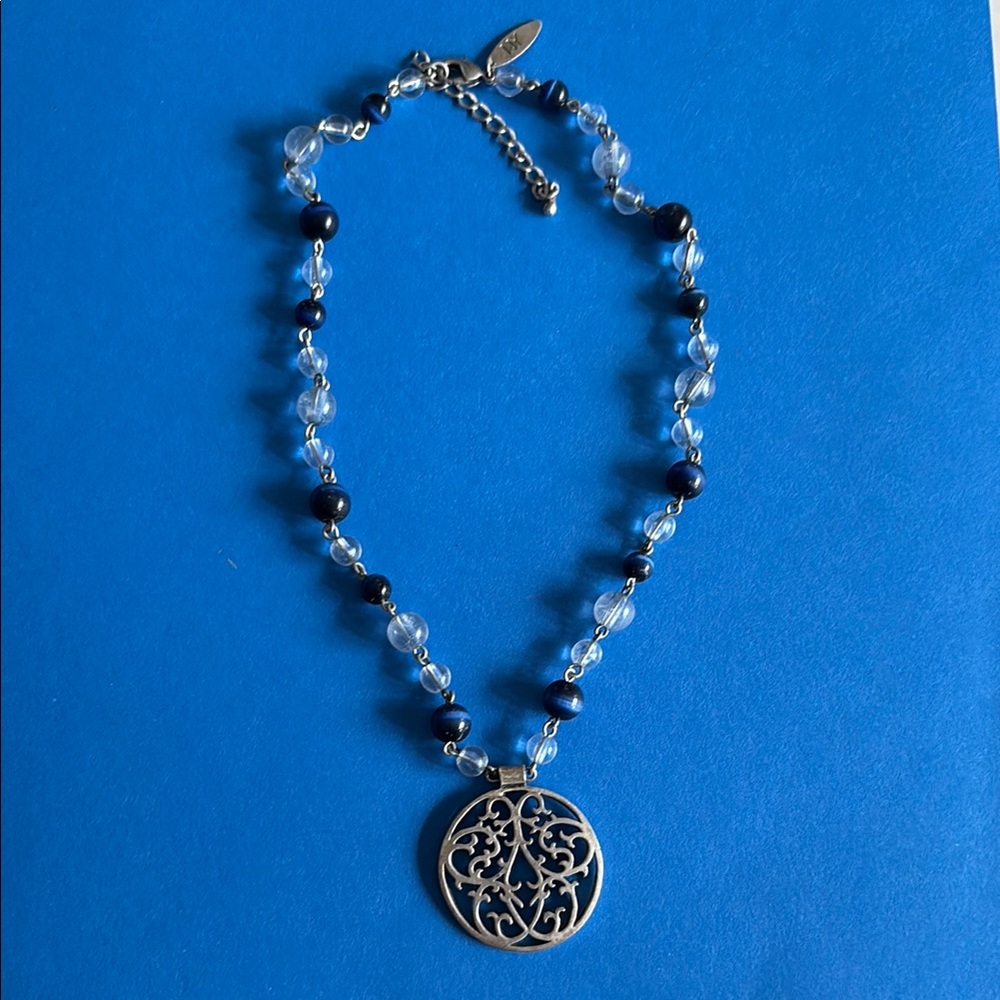 Elegant Silver and Blue Pendant Necklace